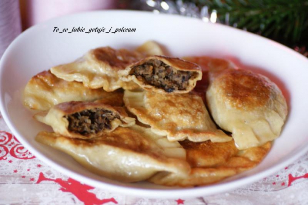 Pierogi z kapustą i grzybami