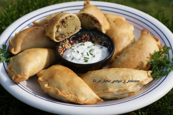 Pierogi z soczewicą i pieczarkami