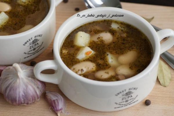 Zupa fasolowa.