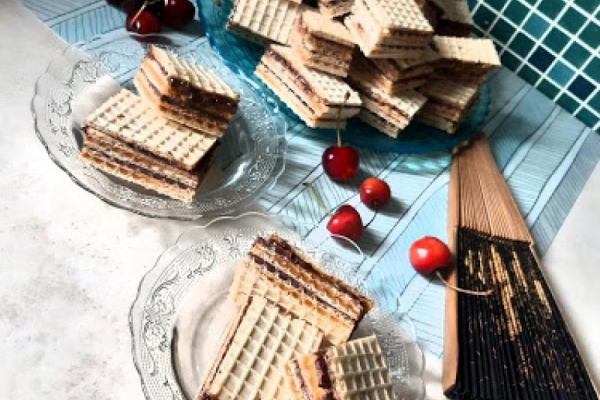 Wafle orzechowo - kajmakowe. Domowe trochę. A może coś słodkiego bez pieczenia i na szybko?