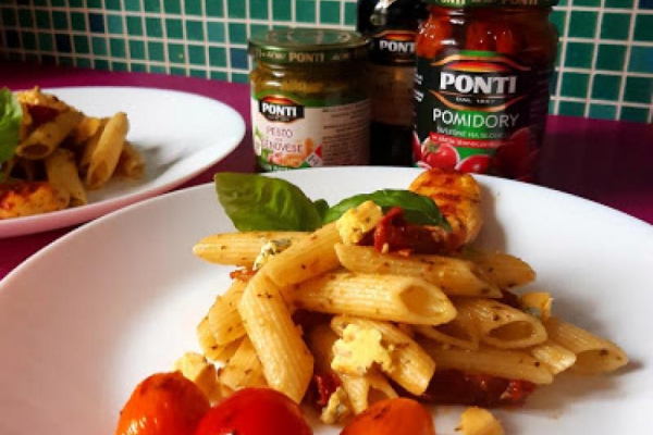 Bazyliowe penne z grillowaną piersią kurczaka. Pełnia włoskiego smaku z PONTI.