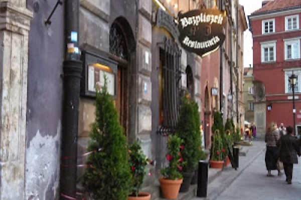 Restauracja Bazyliszek zaprasza. Klimatycznie, smacznie, gościnnie, czyli opinia po mojemu. Cz. I.