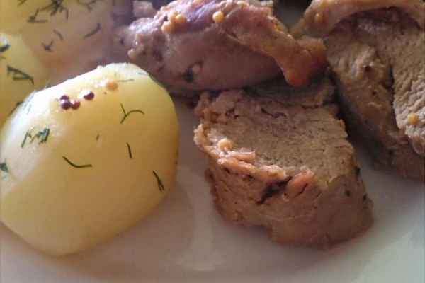Obiadowe wspomnienie o polędwiczce w miodzie i chili pieczonej