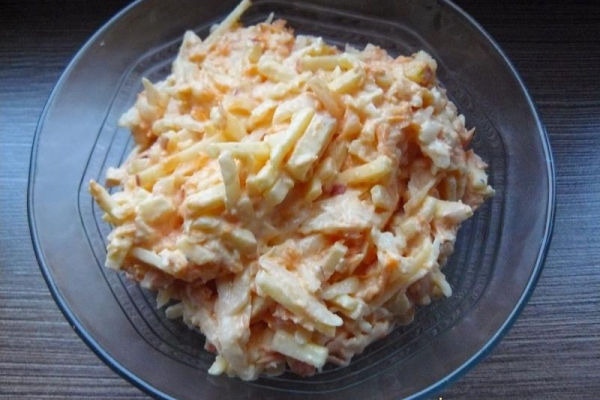 Surówka z białej rzodkwi. Tylko dla koneserów. 12 kcal/100 gram ...