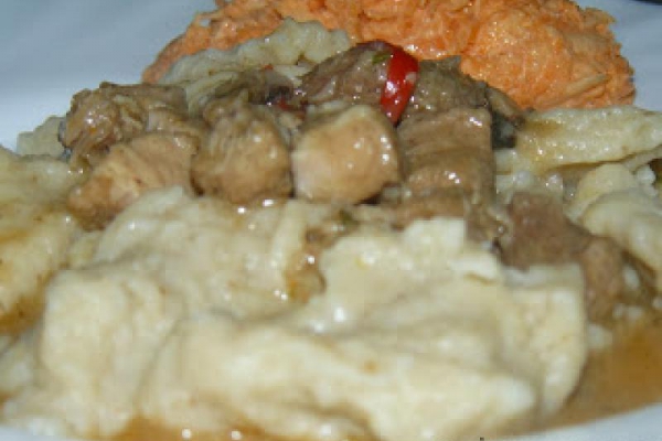 Gulasz wieprzowy w końcu dokonany, a po naszemu aromatyczny sosik mięsny skonsumowany ;)