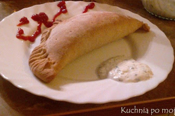 Zamiast przękąski smakowita kolacja, czyli pełnoziarnista pizza - pieróg z nadzieniem na winie