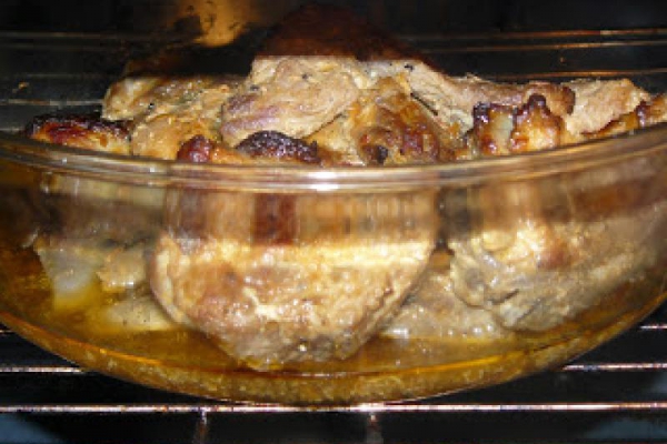 Żeberka pieczone w syropie z mniszka lekarskiego