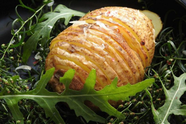 Pieczone ziemniaki hasselback