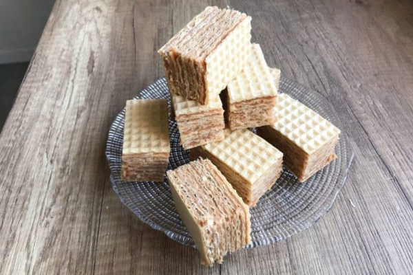 Andruty wafle przekładane masą z mleka w proszku
