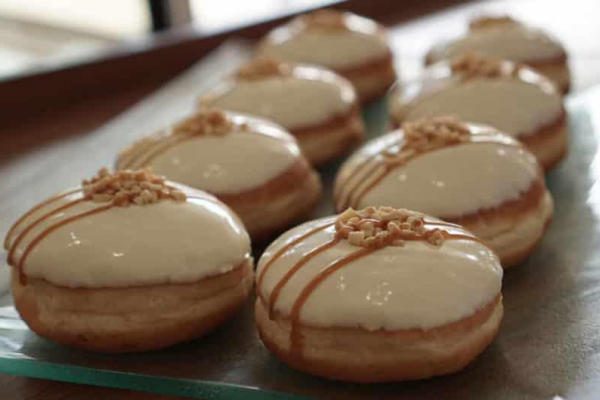 Puszyste pączki nadziewane budyniową nutellą