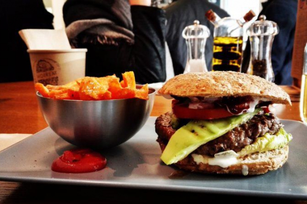 6 sztuczek, które pomogą przestać jeść fast foody