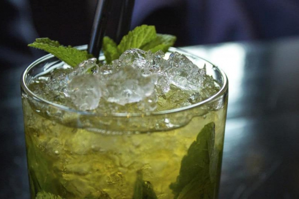 Orzeźwiające lody na patyku mojito