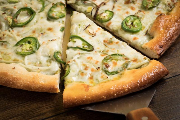 Pizza Jalapeño. Pikantna pizza z papryczkami
