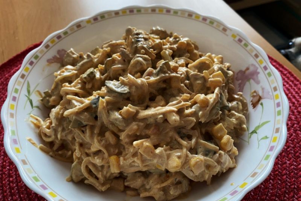 Sałatka gyros II z selerem konserwowym