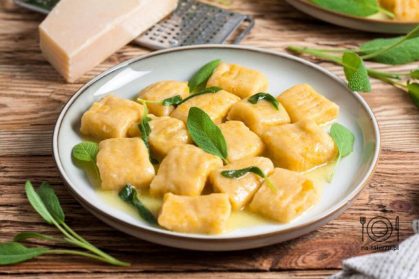 Dyniowe gnocchi z masłem szałwiowym