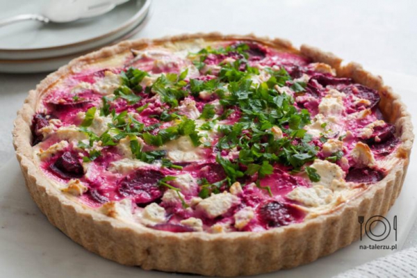 Tarta z burakami i kozim serem