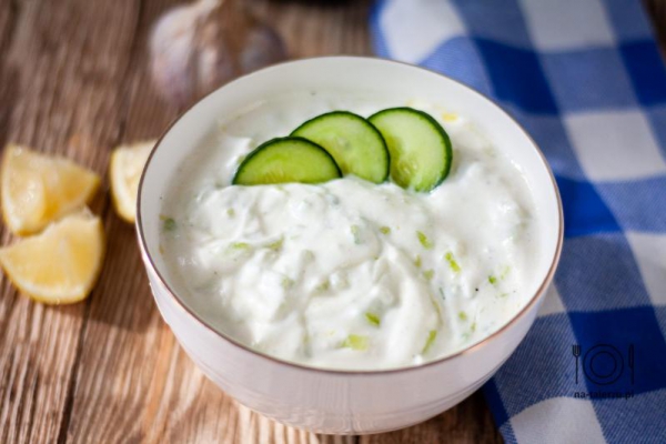 Tzatziki – oryginalny przepis na grecki dip