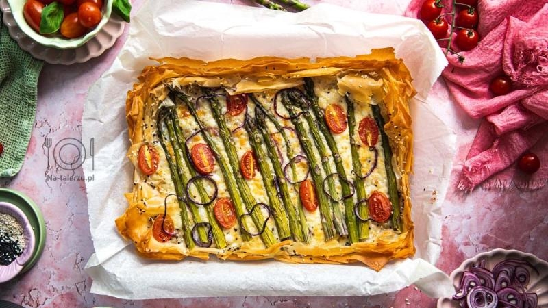 Tarta ze szparagami z ciasta filo