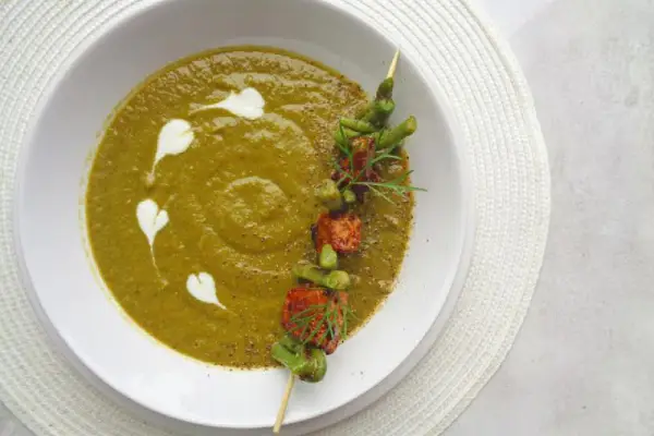 Zupa krem z zielonej fasolki szparagowej z kurczakiem miodowo-czosnkowym
