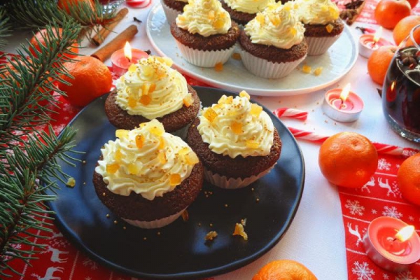 Piernikowe muffiny z frużeliną mandarynkową