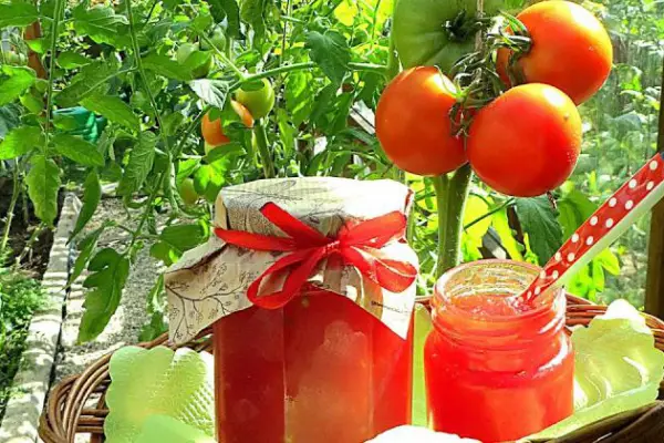 Konfitura pomidorowa z goździkami i kolendrą