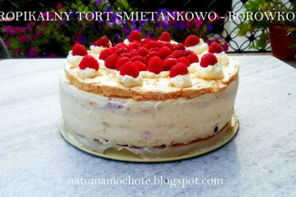 Tropikalny Tort Śmietankowo - Borówkowy