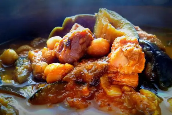 Indyjska Potrawka z Wieprzowiną Curry
