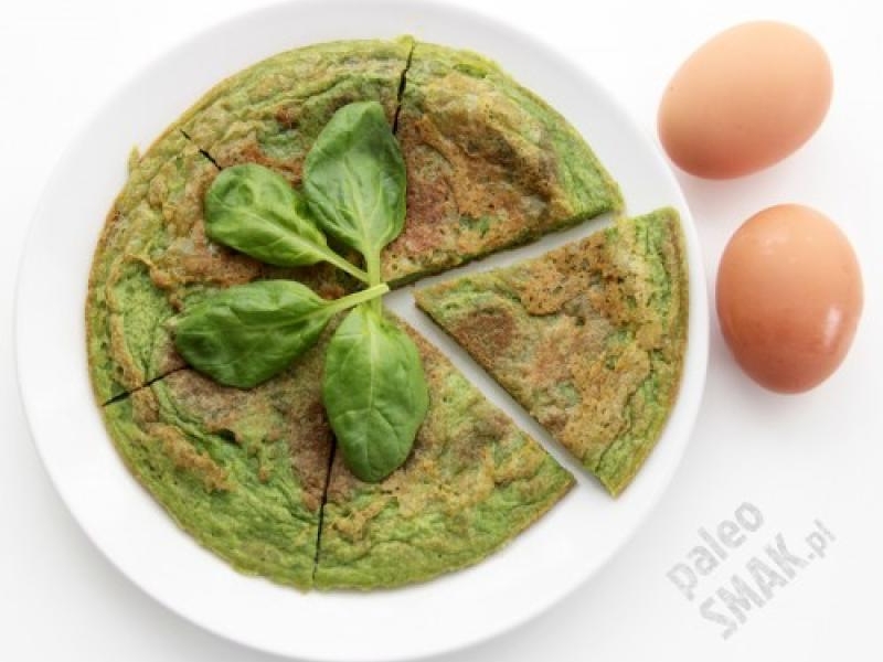 Omlet ze szpinakiem – zielone jajka