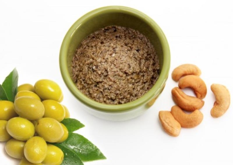 Pesto z oliwek i suszonych pomidorów