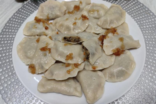 Pierogi z kapustą i grzybami