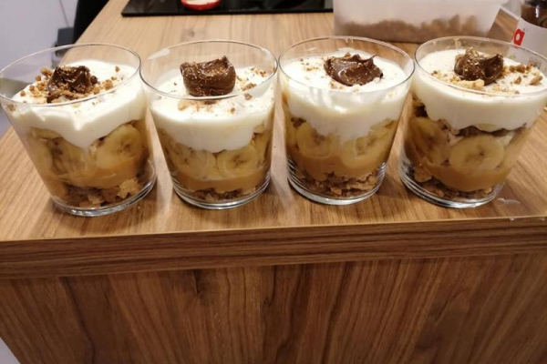 Deserki w szklankach