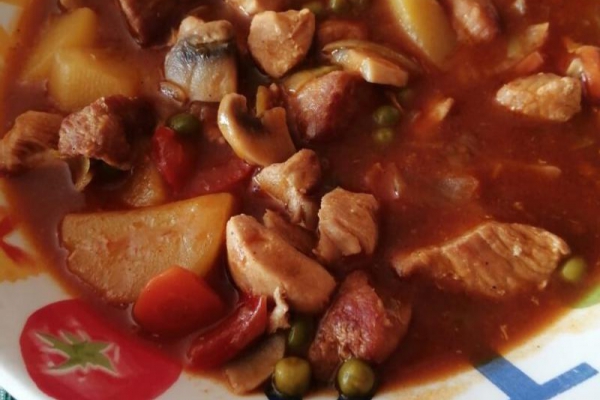 Zupa gulaszowa