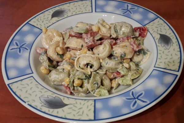 Szybka sałatka z tortellini