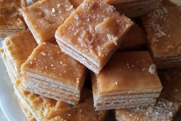 Domowe wafle karmelowe