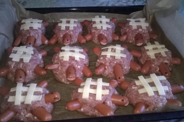Żółwiki z mięsa mielonego i parówek