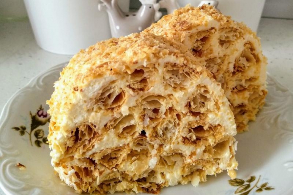Ciasto francuskie z kremem budyniowym