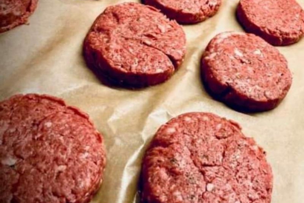 Burgery domowe z wołowiny