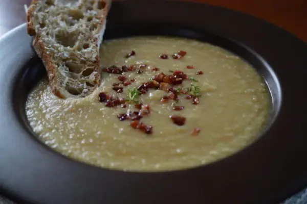 Zupa z gruszki i pietruszki