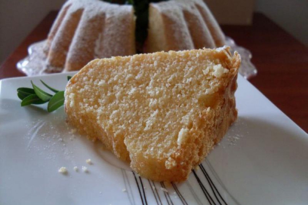 Wielkanocna babka cytrynowa