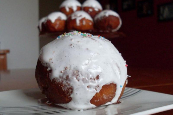 Pączki z lukrem