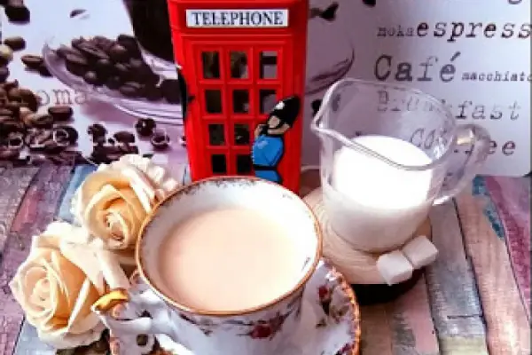 „Czas picia herbaty dla Anglika jest intymnym relaksem”. Alice Walker: