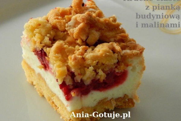 Ciasto z pianką budyniową i malinami