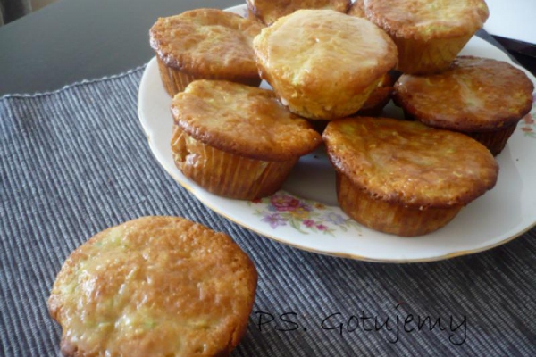 Muffiny cukiniowo-cytrynowe