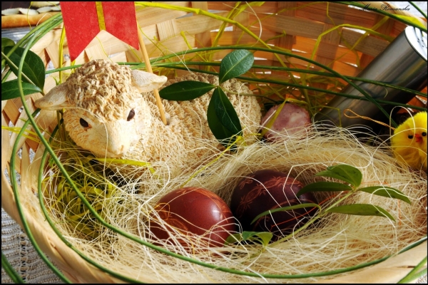 Post świąteczny z życzeniami, mazurkiem wielkanocnym i jajami