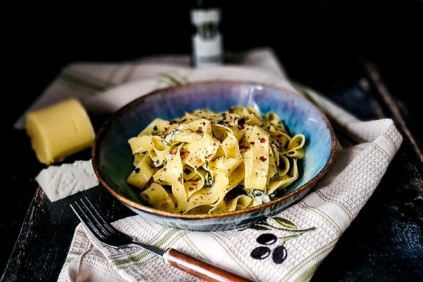 Maślane Pappardelle po Grecku