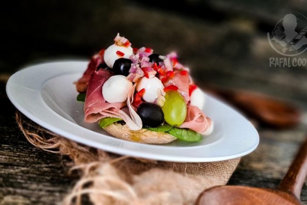 Kanapka a’la Panzanella
