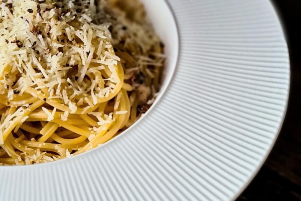 Spaghetti cacio e pepe