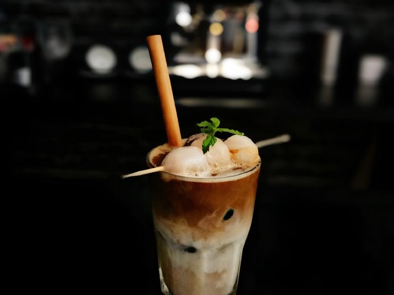 Lychee Iced Latte – kawa z liczi z ekspresu Sage