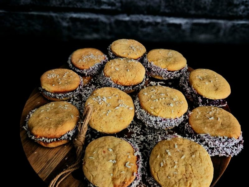Polskie alfajores z konfiturą owocową