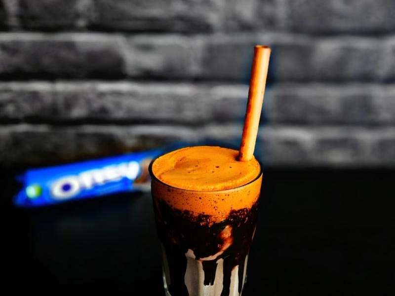 Oreo Dalgona Coffee – deserowa kawa z pianką
